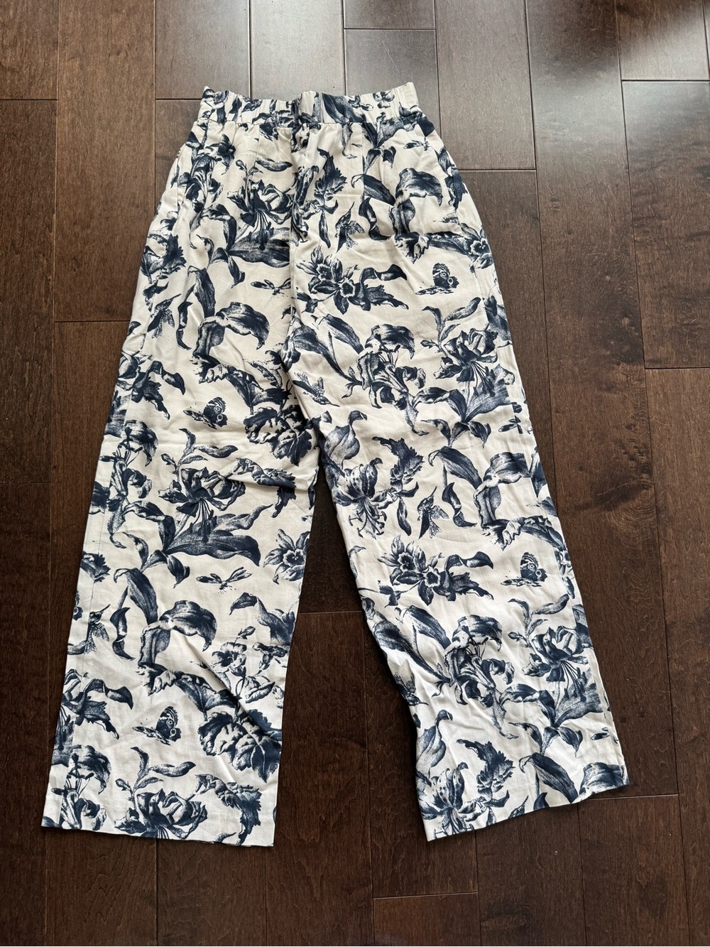 Frank & Oak White Wide Leg Floral Pants with Navy Print - Picture 5 of 5